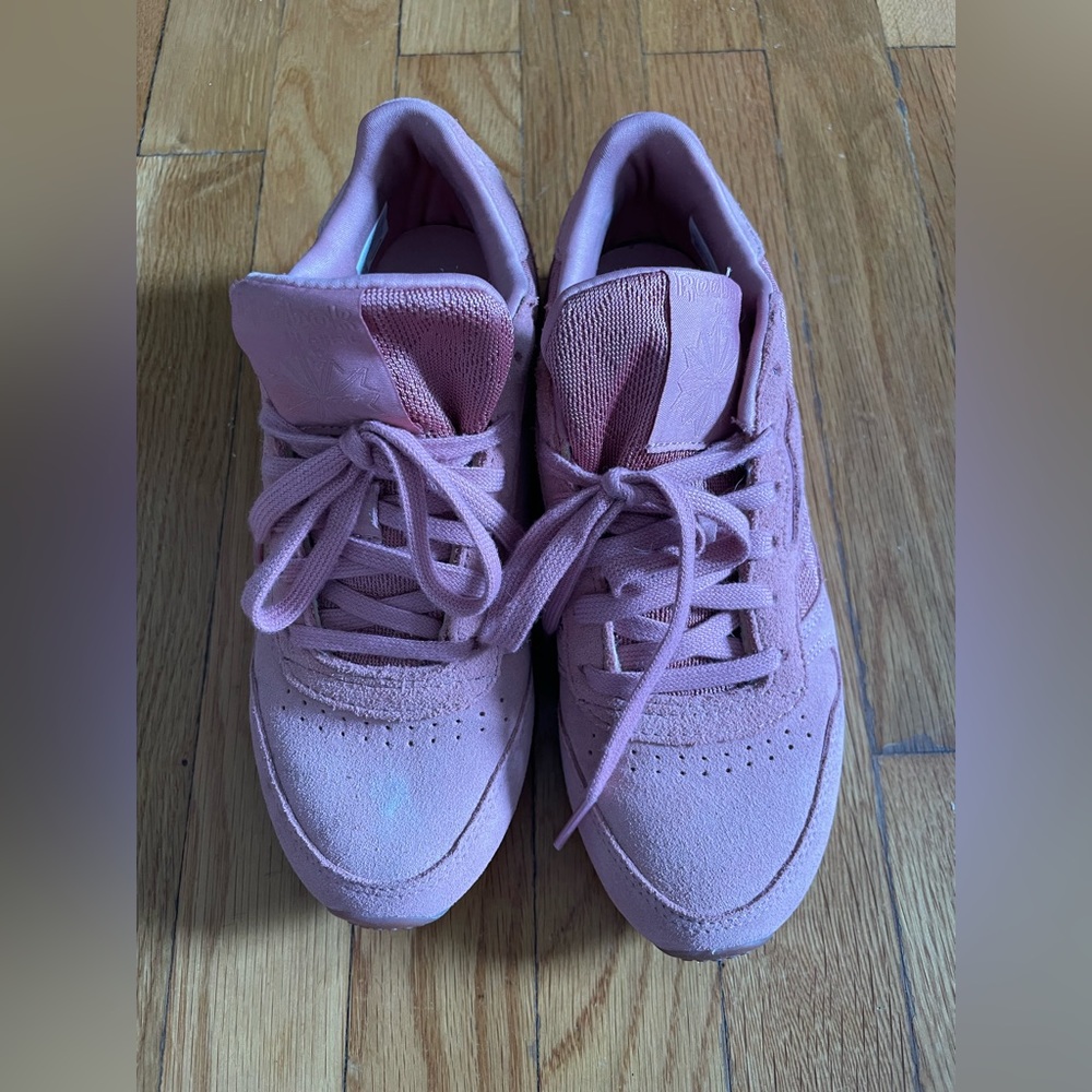 Reebok sneakers size 6.5